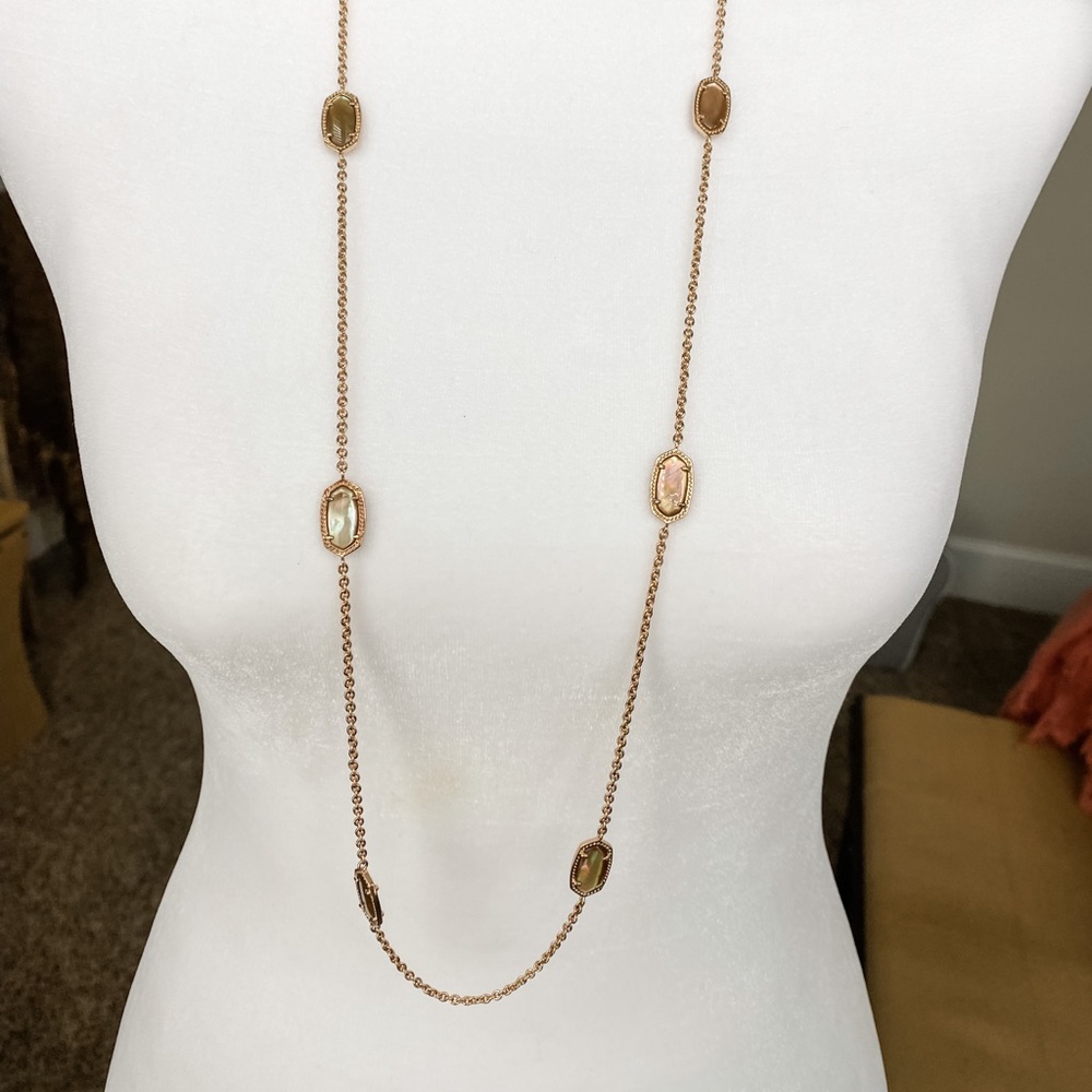 Kendra Scott necklace